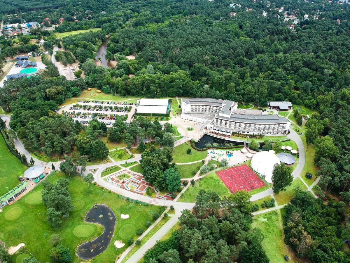 Holiday Inn Resort Warsaw Jozefow By Ihg Buitenkant foto
