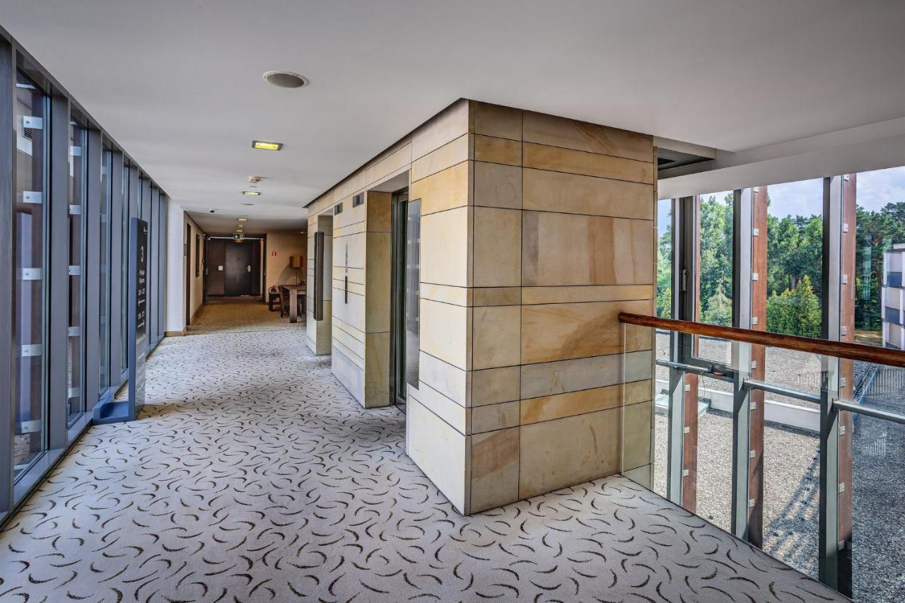 Holiday Inn Resort Warsaw Jozefow By Ihg Buitenkant foto