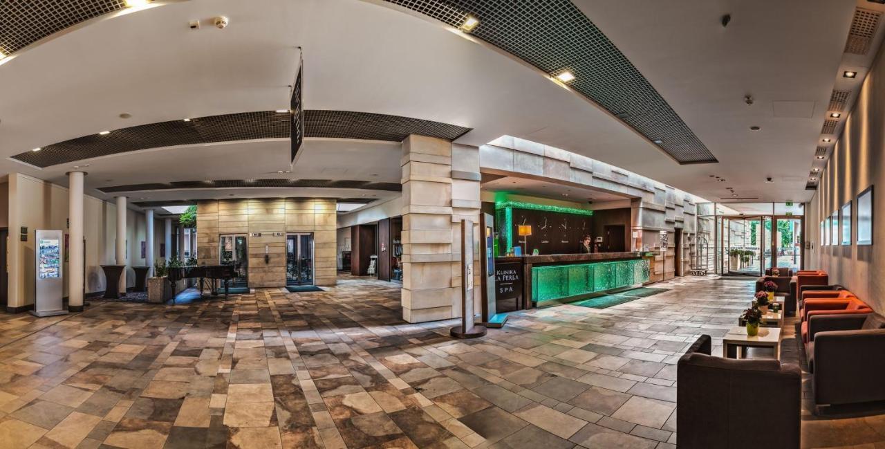 Holiday Inn Resort Warsaw Jozefow By Ihg Buitenkant foto