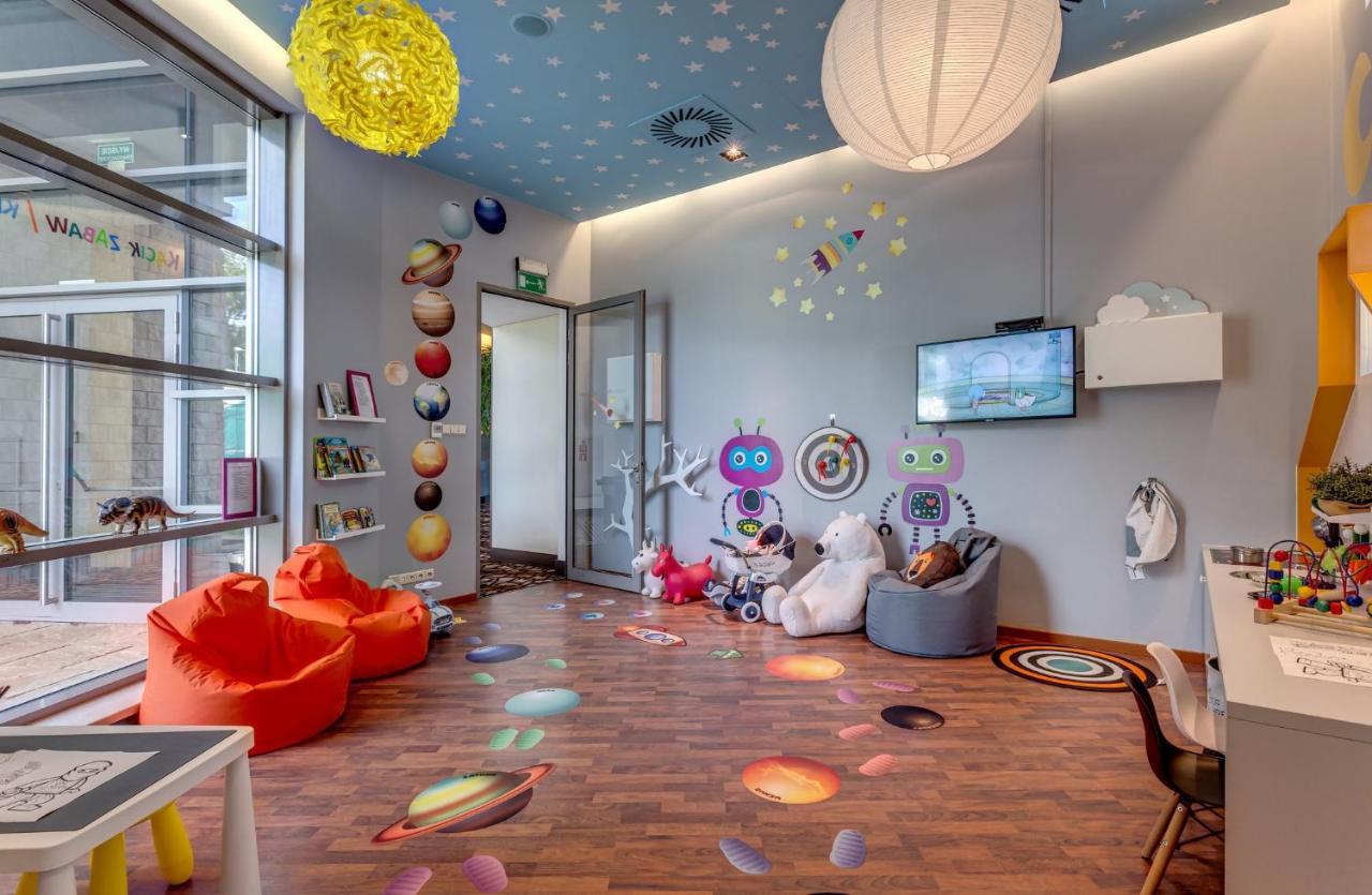 Holiday Inn Resort Warsaw Jozefow By Ihg Buitenkant foto