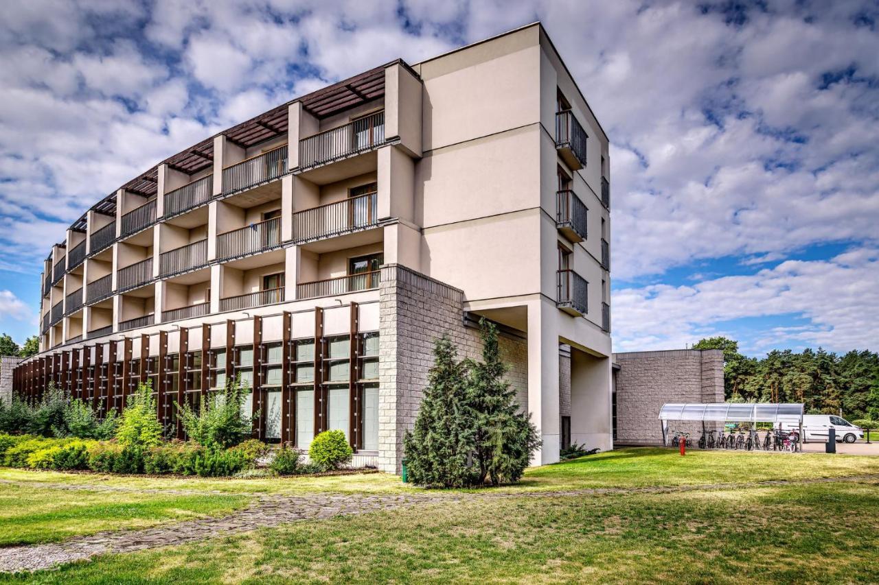 Holiday Inn Resort Warsaw Jozefow By Ihg Buitenkant foto