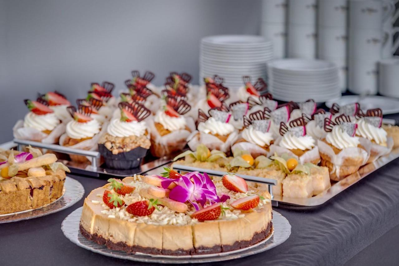 Holiday Inn Resort Warsaw Jozefow By Ihg Buitenkant foto