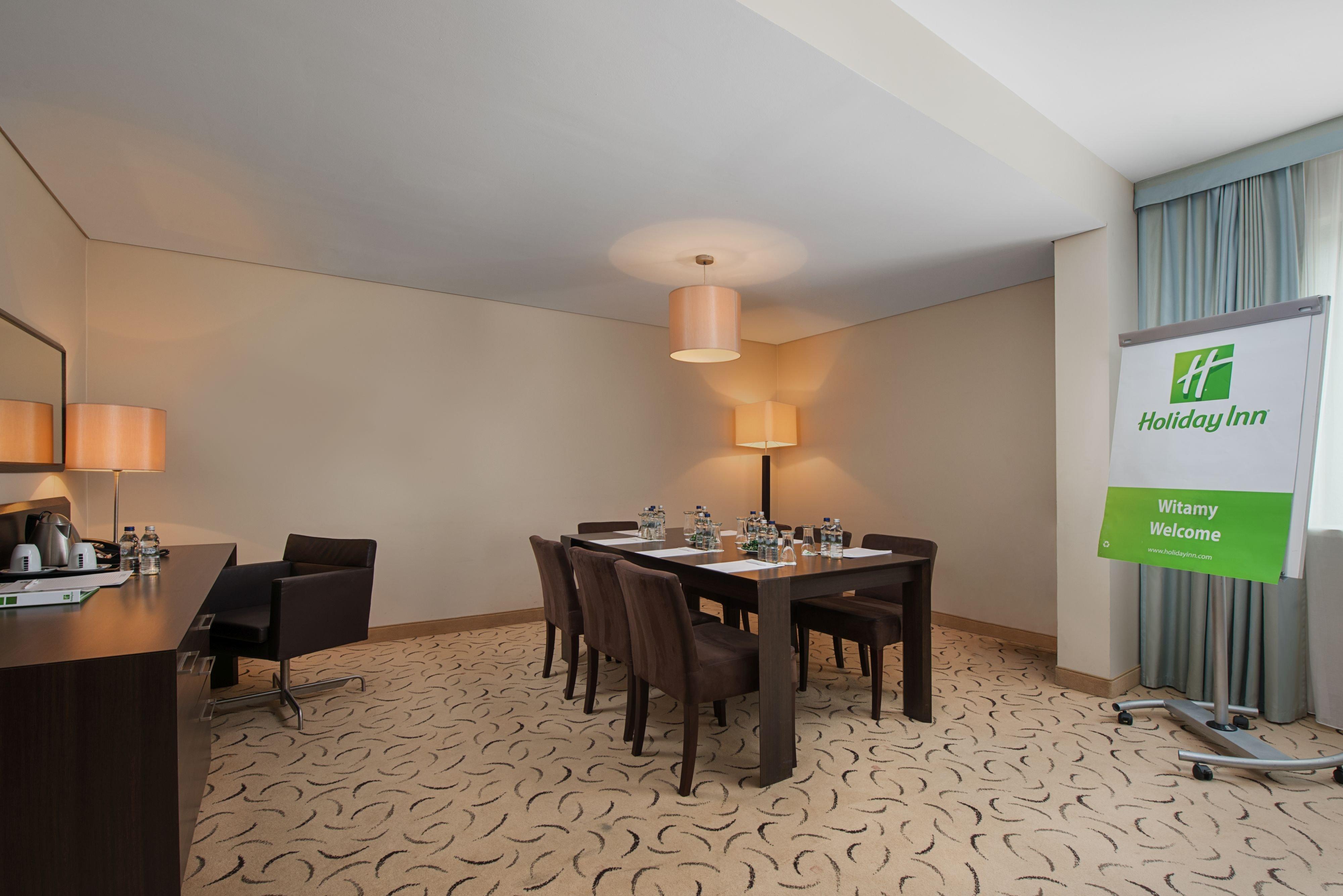 Holiday Inn Resort Warsaw Jozefow By Ihg Buitenkant foto