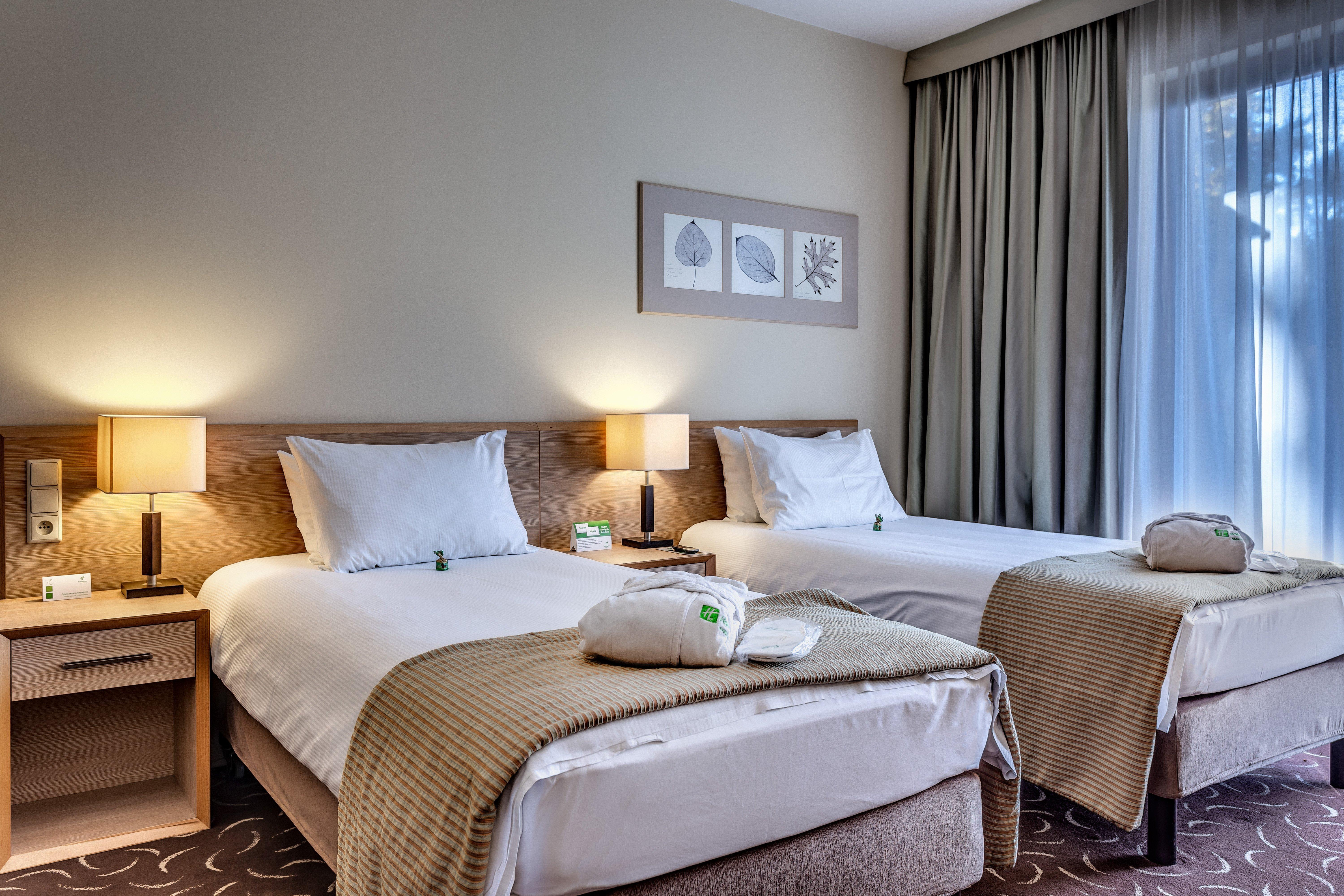 Holiday Inn Resort Warsaw Jozefow By Ihg Buitenkant foto
