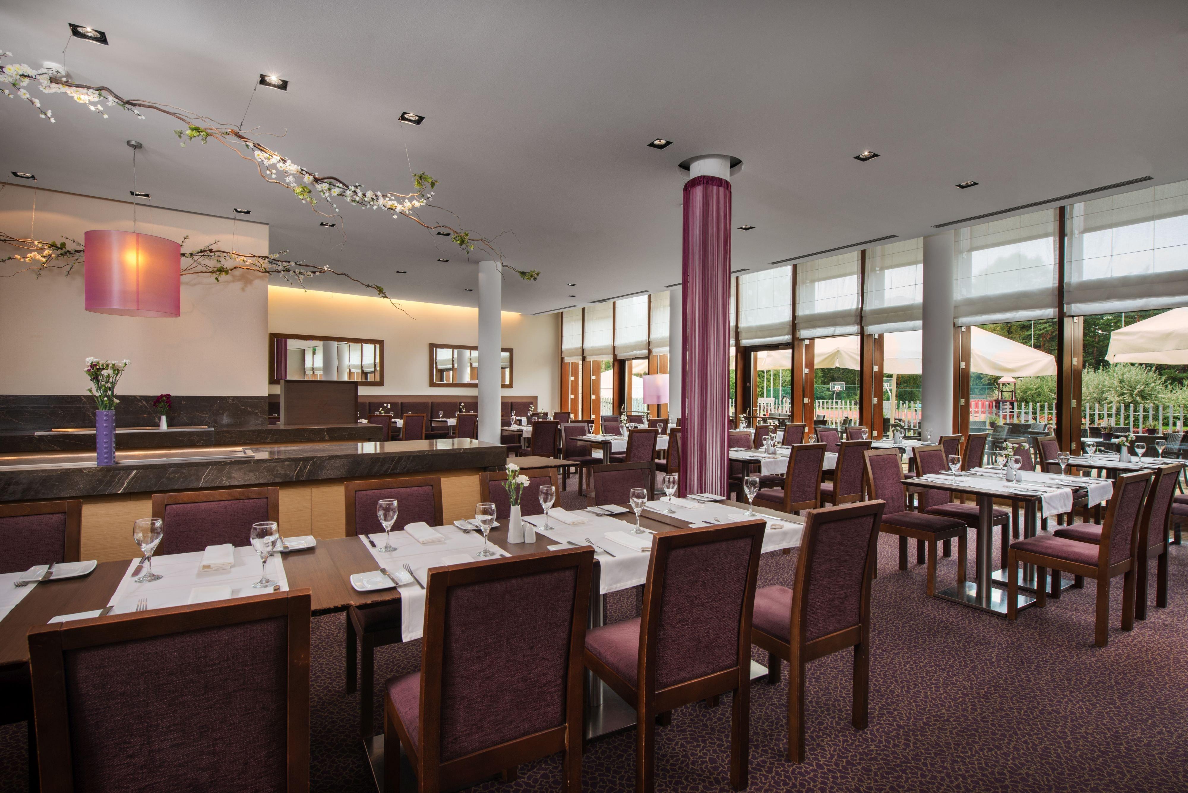 Holiday Inn Resort Warsaw Jozefow By Ihg Buitenkant foto